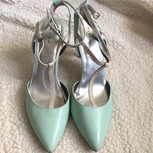 Tahari Soft Green Heels 8.5